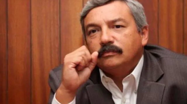 Ex congresista Alberto Beingolea se salva de accidente de tránsito en Surco
