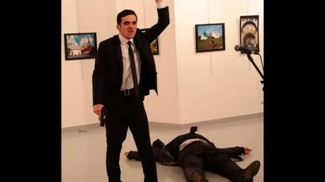 Atacante mata a embajador ruso en Turquía durante exposición en sala de arte