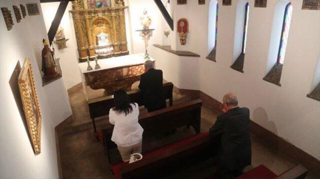 PPK y Keiko rezaron en capilla