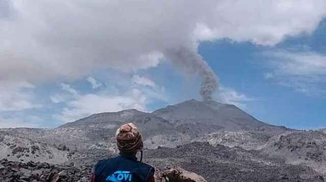 Volcán Sabancaya registró una nueva explosión 