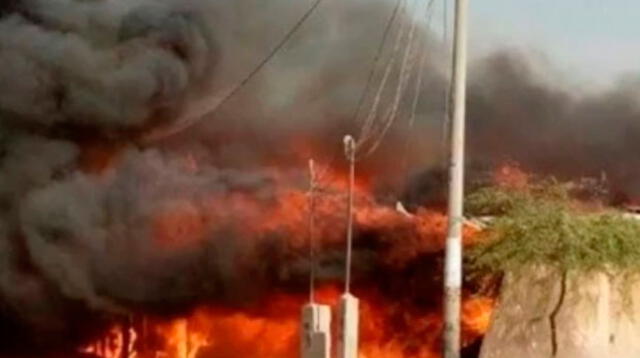Gran incendio se sale fuera de control en Carabayllo