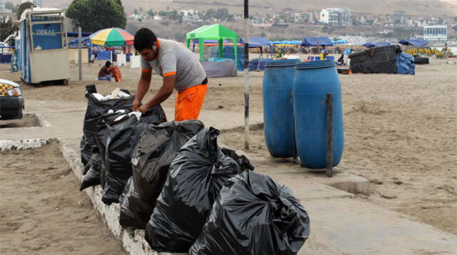 Veraneantes dejaron sucias las playas