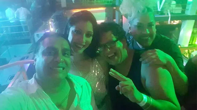 En la discoteca con Tito Cáceres y Koky Belaunde (Facebook)