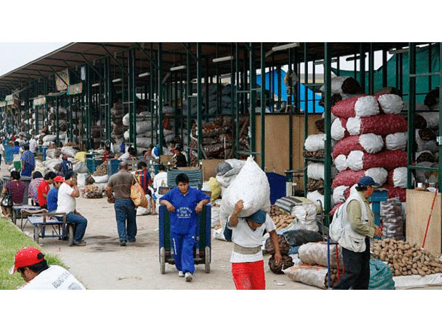 Los precios de los alimentos no subirán de precios tras caída de huaico en Santa Eulalia