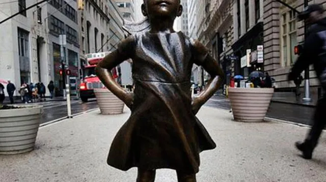 Estatua se ha convertido en la nueva atracción de Wall Street