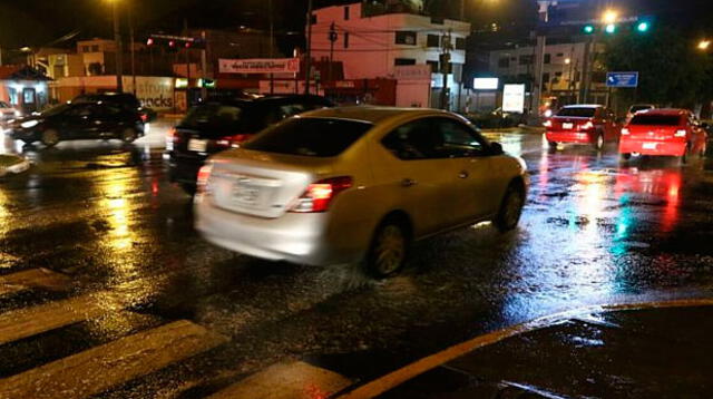 Lima fue sorprendida por una intensa llovizna