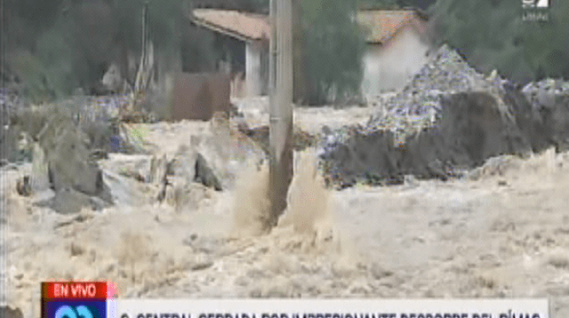 Varios negocios de la zona han quedado reducidos por las aguas