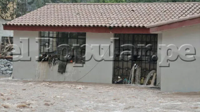 Casa arrasada por el caudal