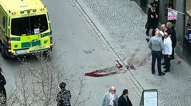 Camión atropella a una multitud de personas en el centro Estocolmo | FOTO: Reuters