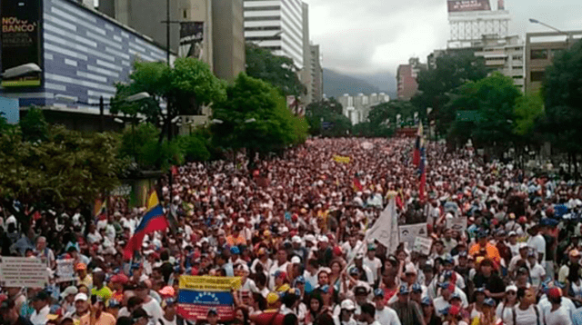 Así marchan los trabajadores contra Nicolás Maduro en Venezuela