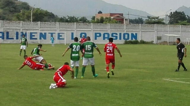 El encuentro Los Caimanes con Cienciano se jugó con mucha rudeza. FOTO: Segunda División