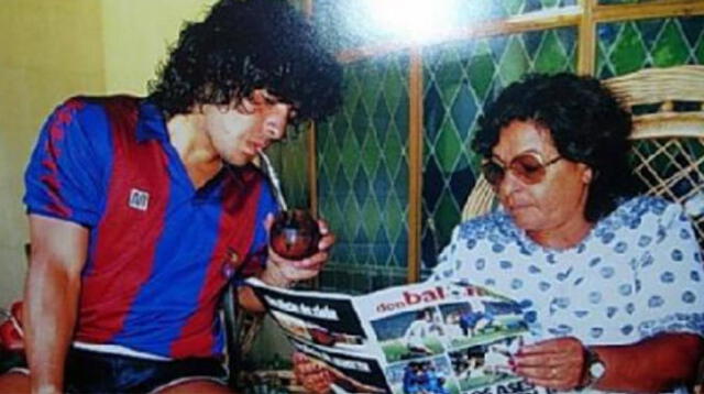 Maradona le dedicó el tema 'Querida' amiga a su mamá