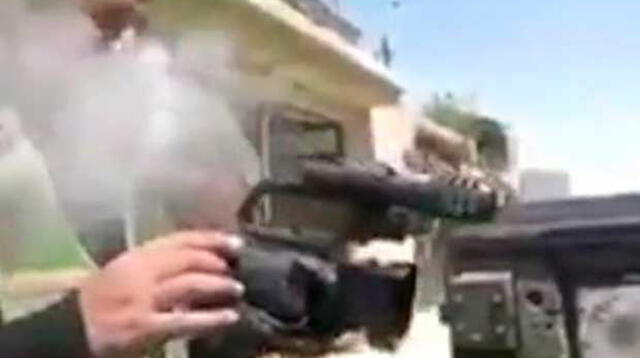 Francotirador de ISIS no contó con que la cámara se iba a convertir en un escudo