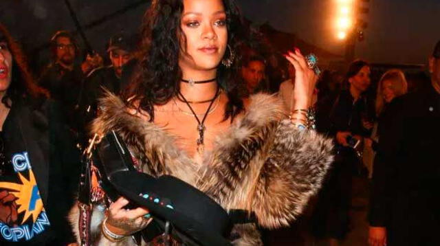 Rihanna fue criticada por Peta y sus fans al usar un abrigo de piel