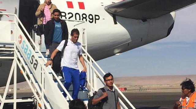Leao Butrón a su llegada Tacna para el amistoso con Bolognesi. FOTO: Carlos Arrunátegui