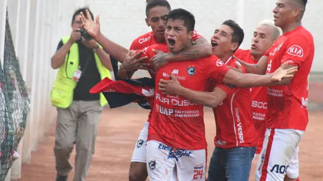Kuncho delantero del Cienciano al final del partido logra el empate 2-2. FOTO: Segunda División