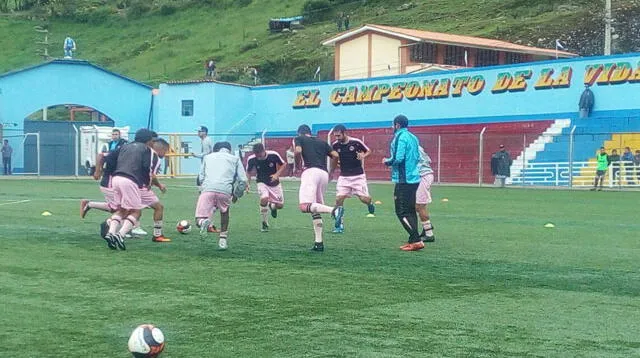 Momentos de calentamiento de  Sport Boys previo al cotejo con Hualgayoc. FOTO: Segunda División