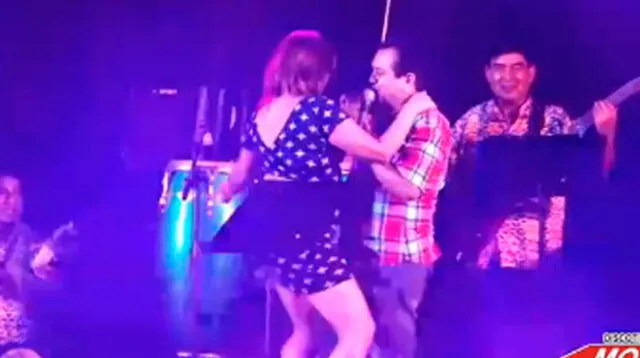 Tony Rosado genera polémica al alzar el vestido a una mujer en pleno concierto