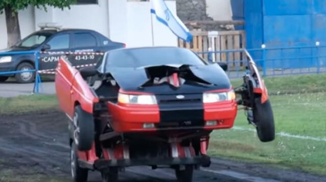 Conoce el auto 'Transformer' que fue creado en Rusia