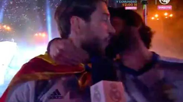 Besito cariñoso para Sergio Ramos