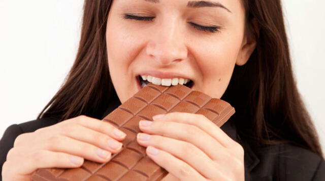 Son muchas cosas que las féminas prefieren hacer antes que el sexo. Entre ellos comer chocolate