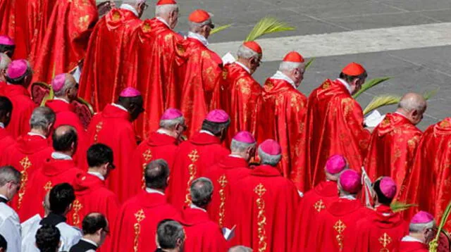 Sacerdote del Vaticano realizó orgía gay sin imaginar que seria descubierto en pleno acto 