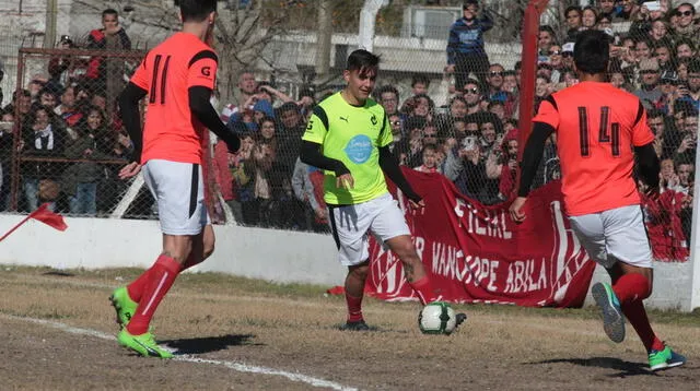 Dybala anotó un gol imposible