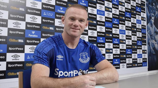 Rooney con su nueva camiseta