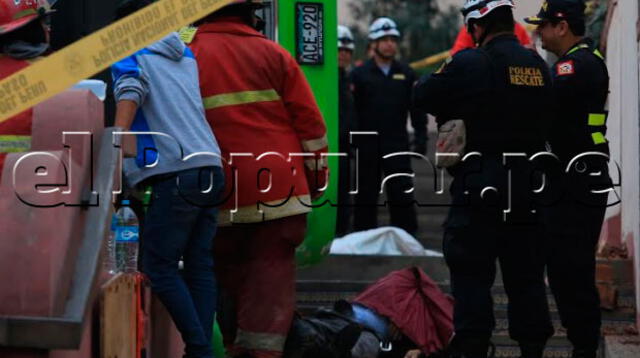 Bus turístico cae en cerro San Cristóbal y deja 8 muertos y 40 heridos