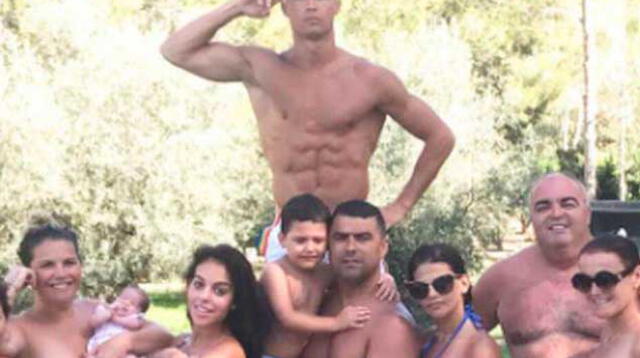 Cristiano Ronaldo luce junto a su familia
