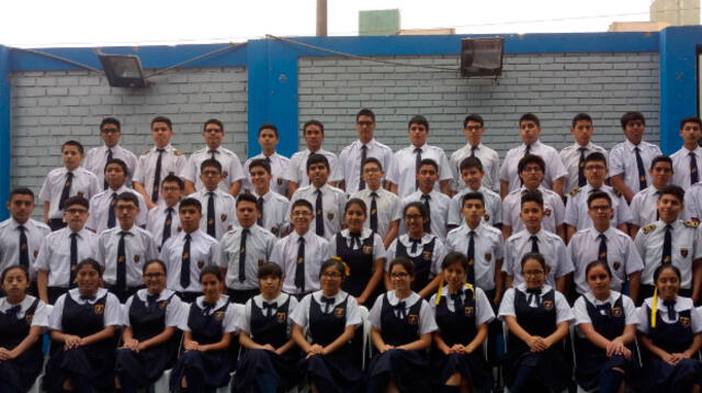 Alumnos del colegio Juan Pablo Peregrino
