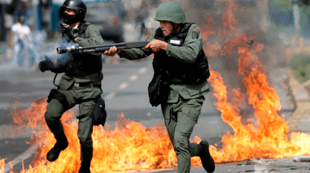 Venezuela despierta en medio de la violencia y chavistas dejan 10 muertos en las calles