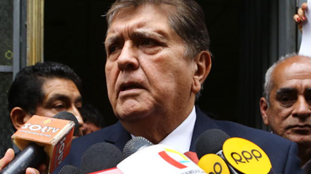 Ex presidente Alan García declaró en el Ministerio Público por caso de aeródromo de Collique