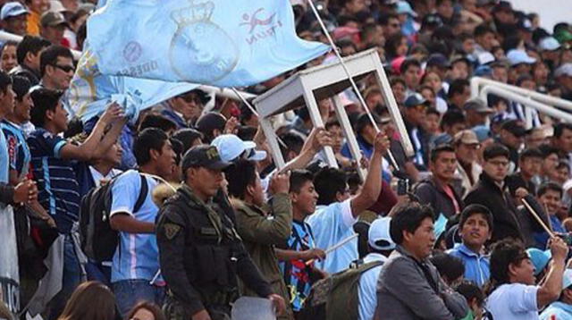 Los hinchas mostraron una provocativa imagen a los de Alianza Lima