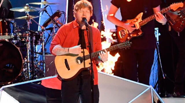 Ed Sheeran se llevó el premio de 'Artista del Año'