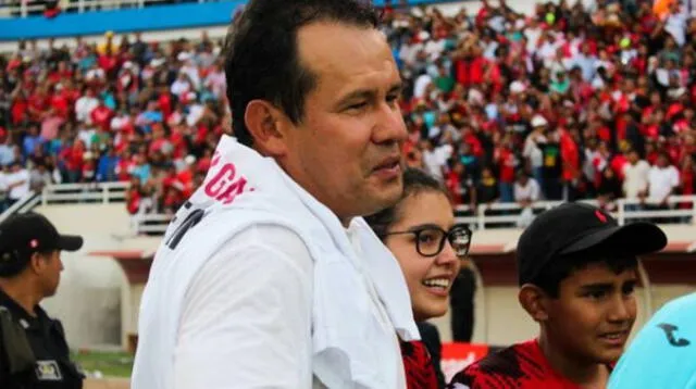 Juan Reynoso en su despedida de Melgar no pudo contener derramó lágrimas