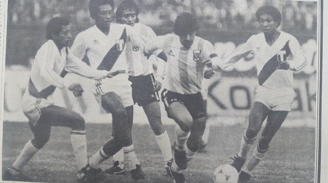 Maradona ante Perú en 1985