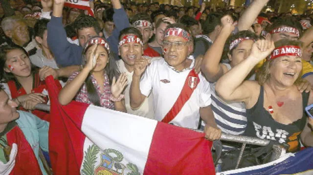 Después de muchos años, la felicidad le volvió a sonreír a los hinchas peruanos