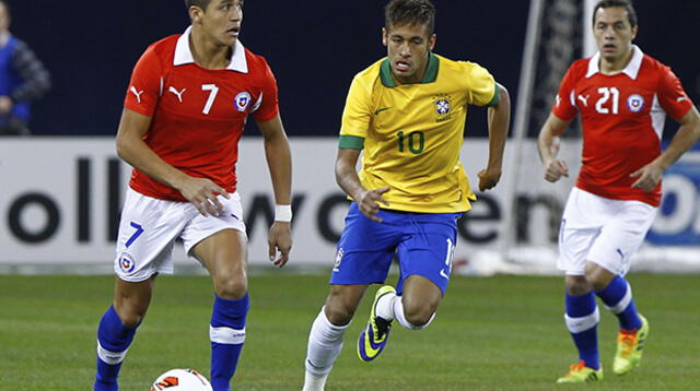 Neymar y Alexis Sánchez se verán las caras este martes