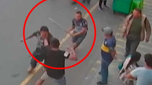 Sujeto ataca con un bate de béisbol a dos personas en el Cercado de Lima