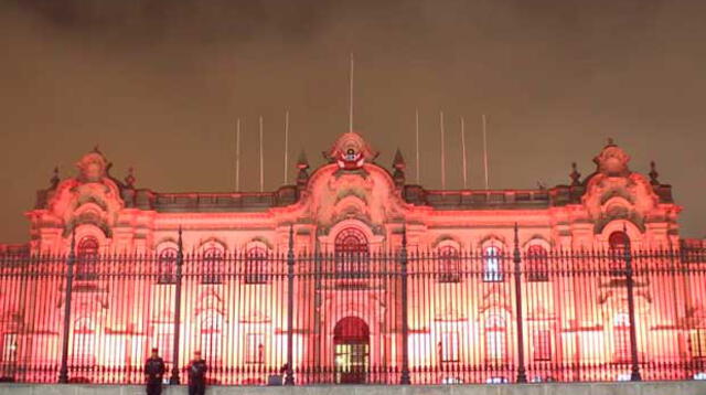Perú se viste de rosa por el Día Mundial de Prevención de Cáncer de Mama