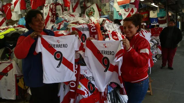 La camiseta de Paolo Guerrero es la más vendida
