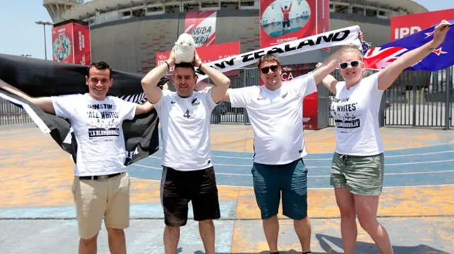 Hinchas de Nueva Zelanda llegan al Perú