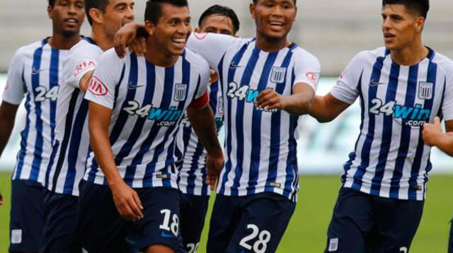 Alianza Lima celebrando una anotación