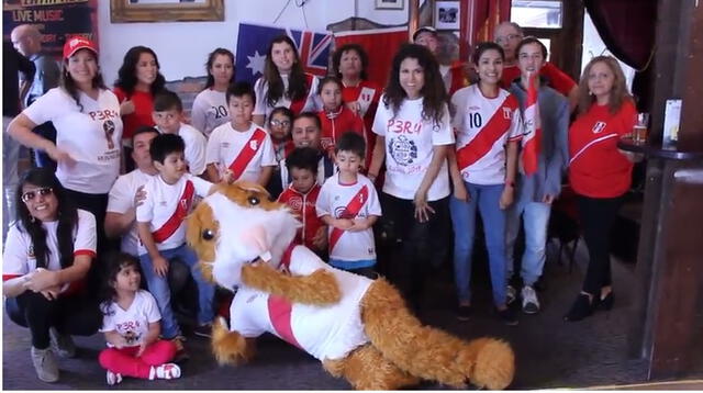 La hinchada peruana en Australia ya juega el Mundial