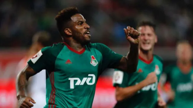 Jefferson Farfán celebrando anotación con el Lokomotiv