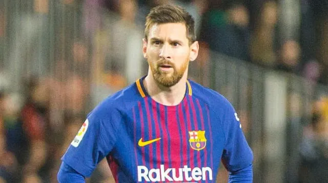 Messi se lamenta tras fallar el penal