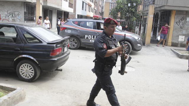 Policía llegó a la zona donde ocurrió el atraco para iniciar las indagaciones