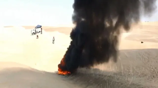 El auto de la competidora del Dakar 2018 se incendió en pleno desierto de Pisco. 