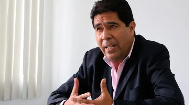 Javier Barreda es expulsado del APRA tras jurar como ministro de PPK